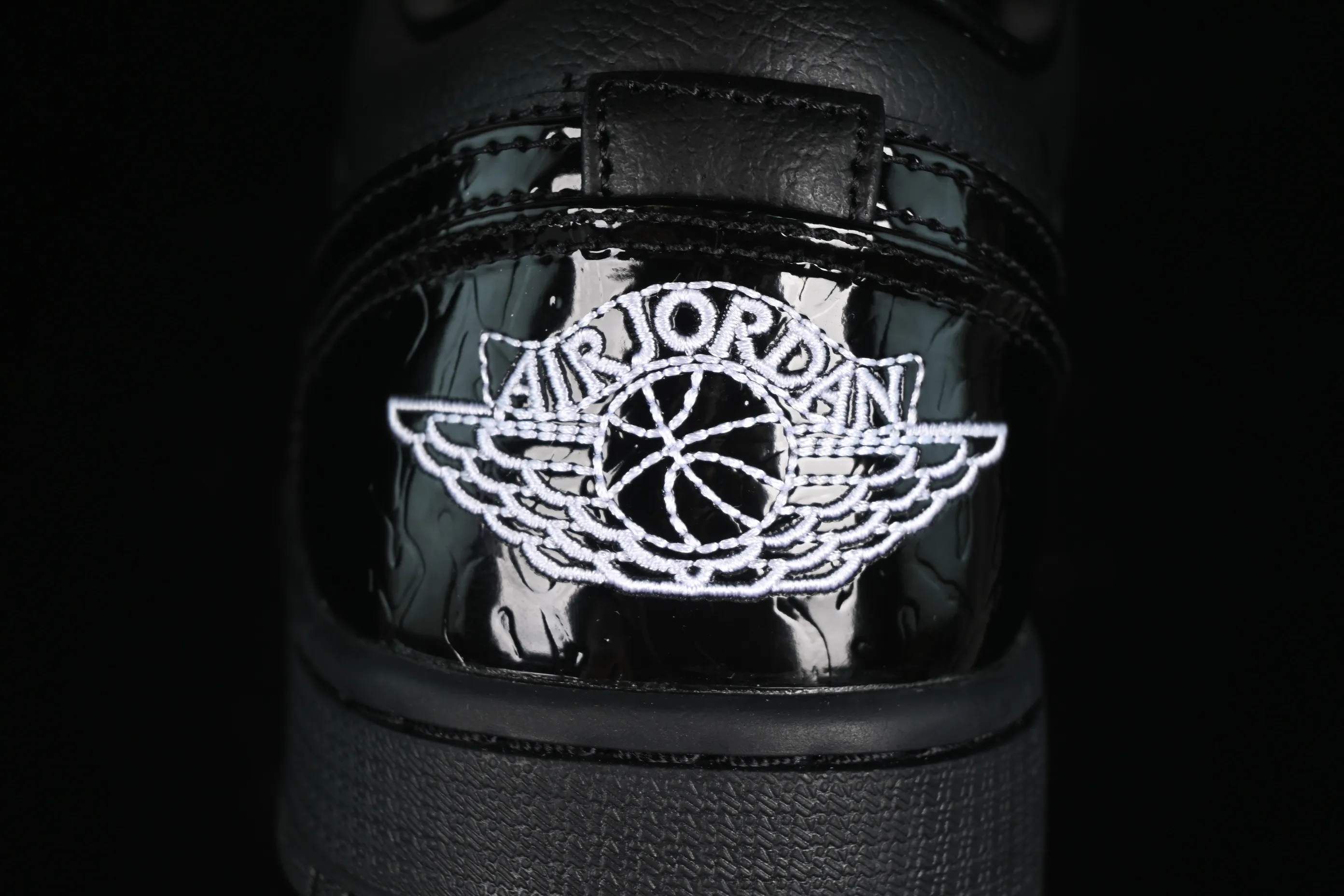 All categories Air Jordan Jordan series basketball shoes Air Jordan 1 Low G version pure original Air Jordan 1 Low "Black Croc" AJ1 Joe 1 crocodile black low-top cultural casual sneakers HJ7743-010